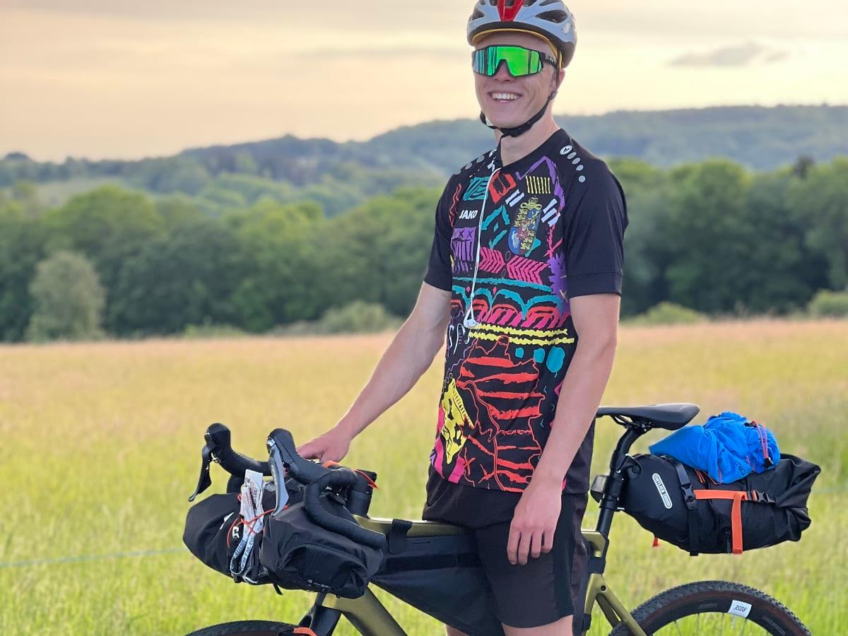 Fahrräder und E-Bikes